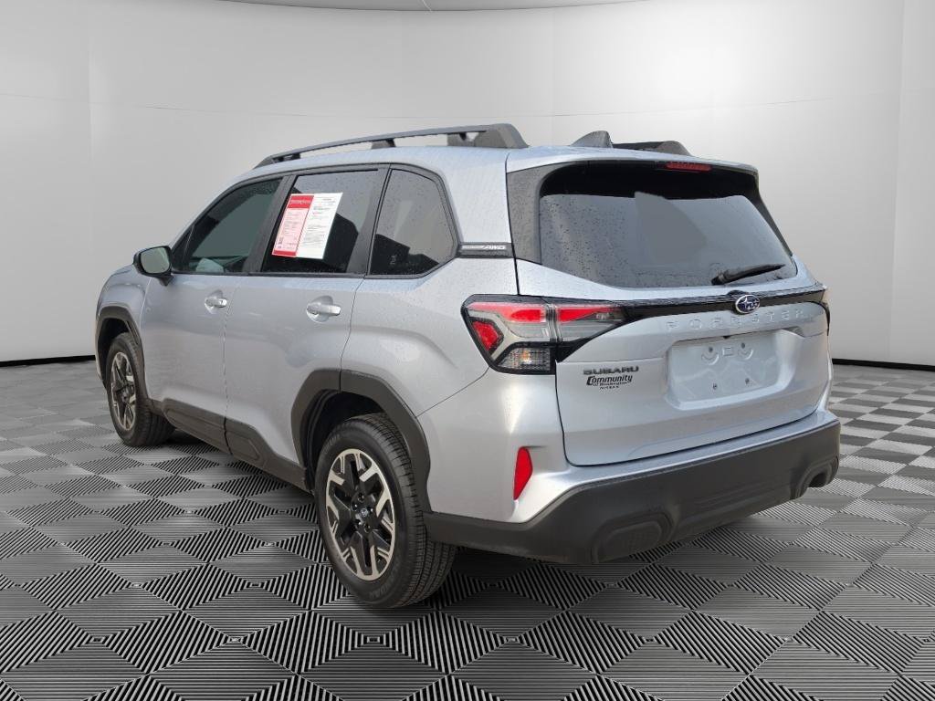 Used 2025 Subaru Forester Premium AWD/4WD image 5