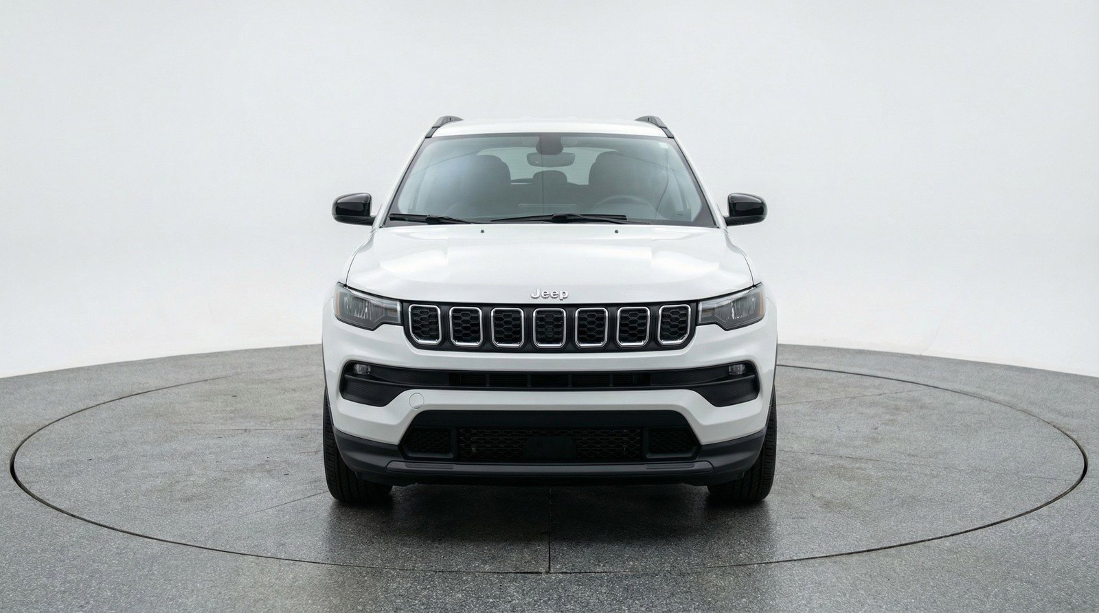 Used 2025 Jeep Compass Latitude AWD/4WD image 2