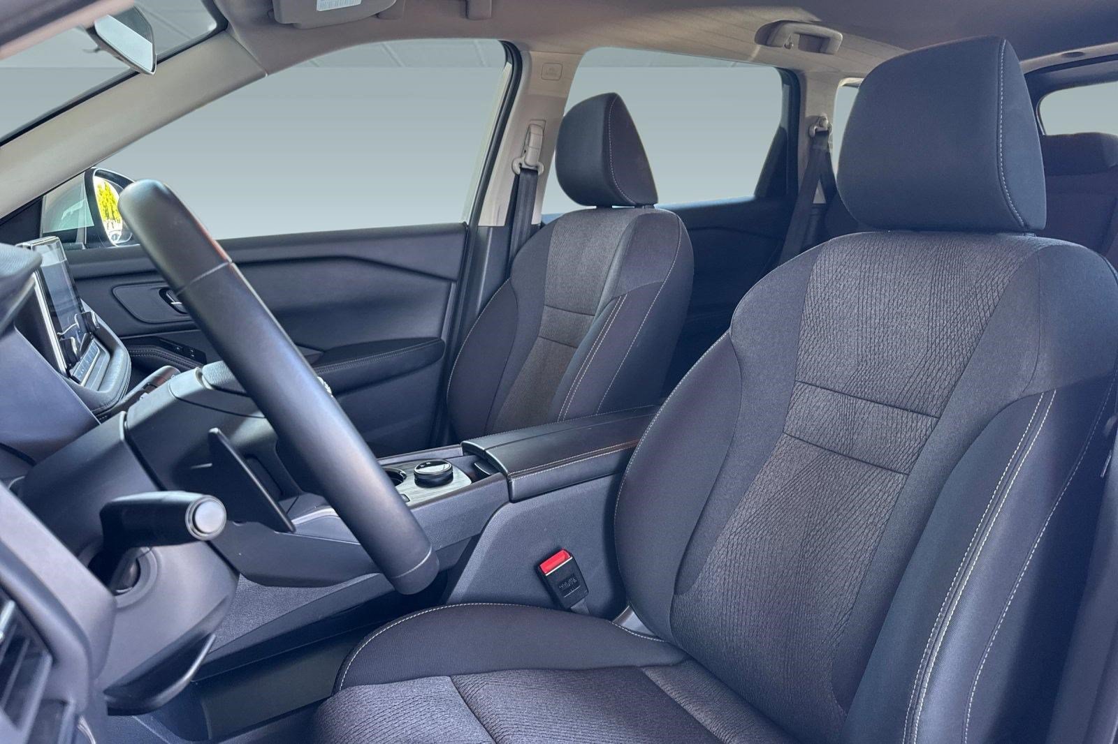 Used 2025 Nissan Rogue SV AWD/4WD image 5