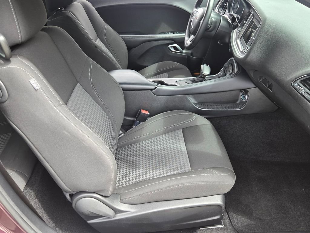 Used 2021 Dodge Challenger SXT image 17