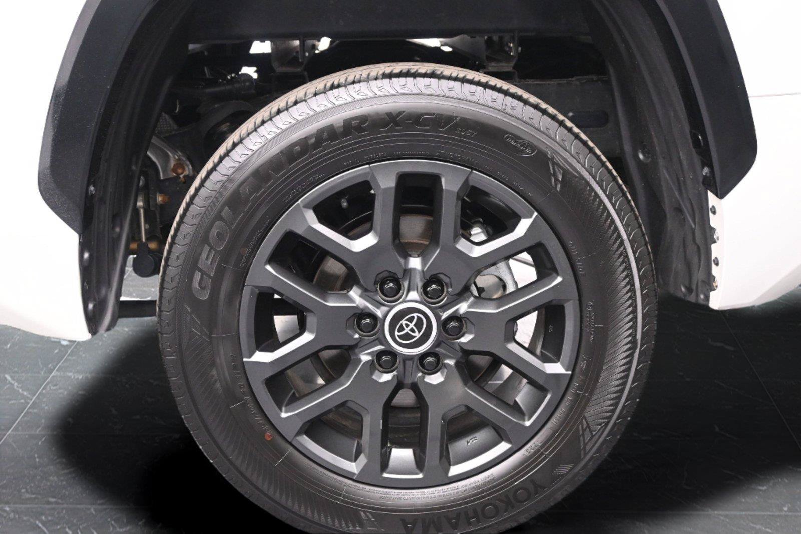 Used 2024 Toyota Tundra Platinum AWD/4WD image 13