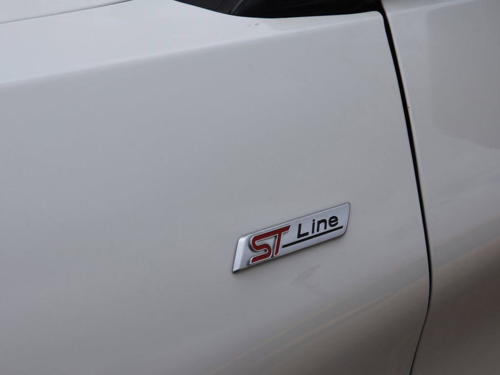 Used 2025 Ford Explorer ST-Line w/ ST-Line Street Pack image 4