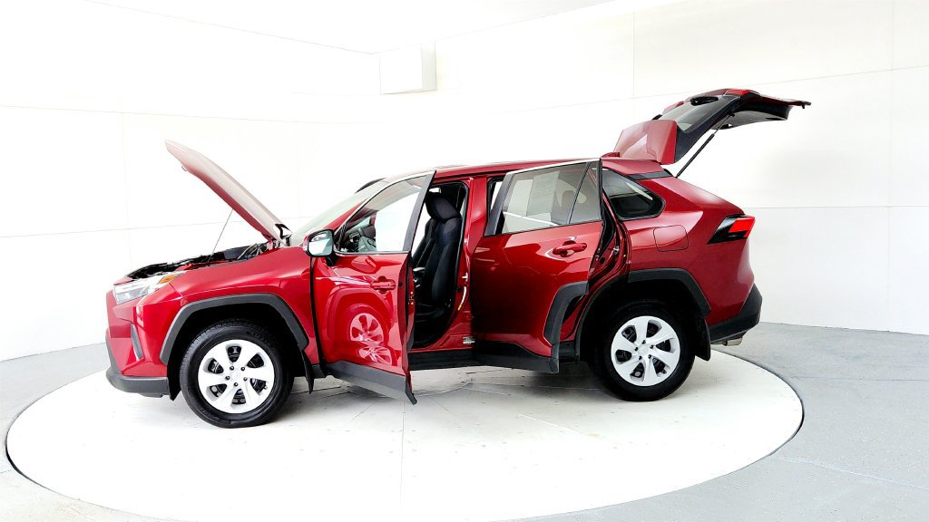 Used 2025 Toyota RAV4 LE AWD/4WD image 10