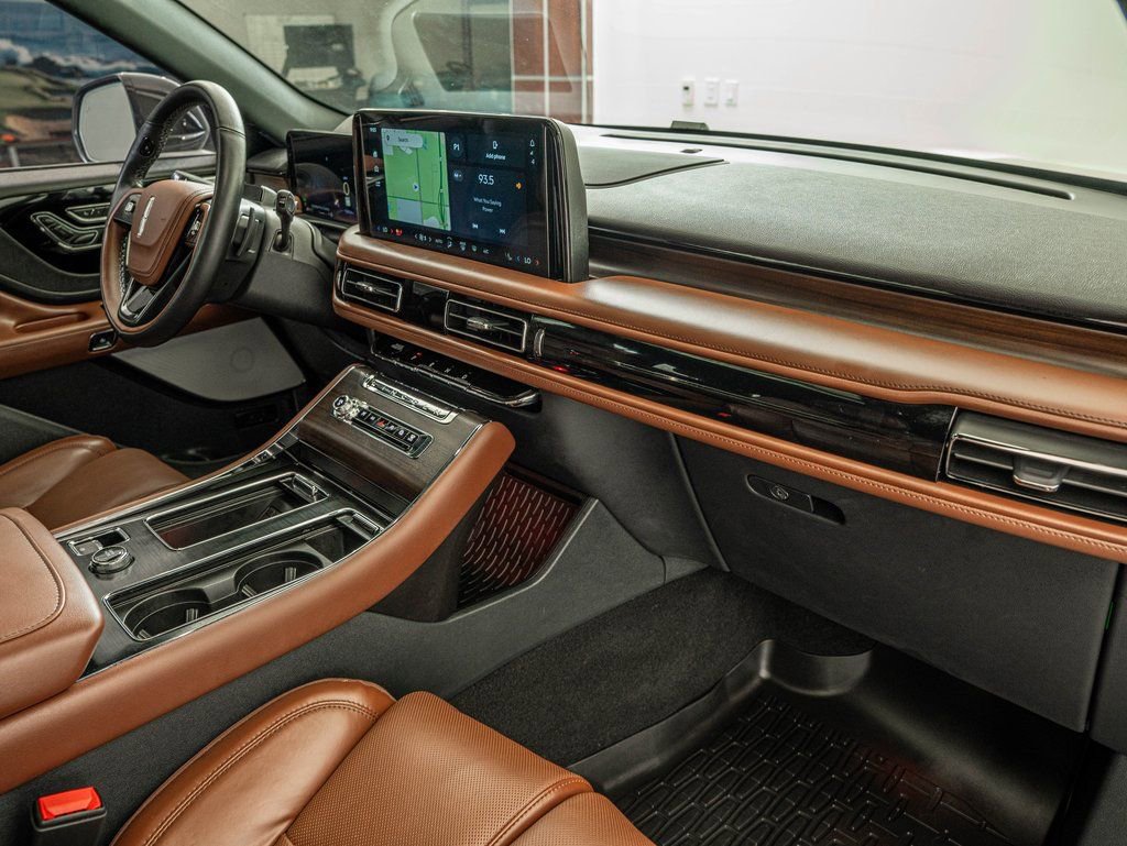 Used 2025 Lincoln Aviator Reserve w/ Luxury Package AWD/4WD image 36