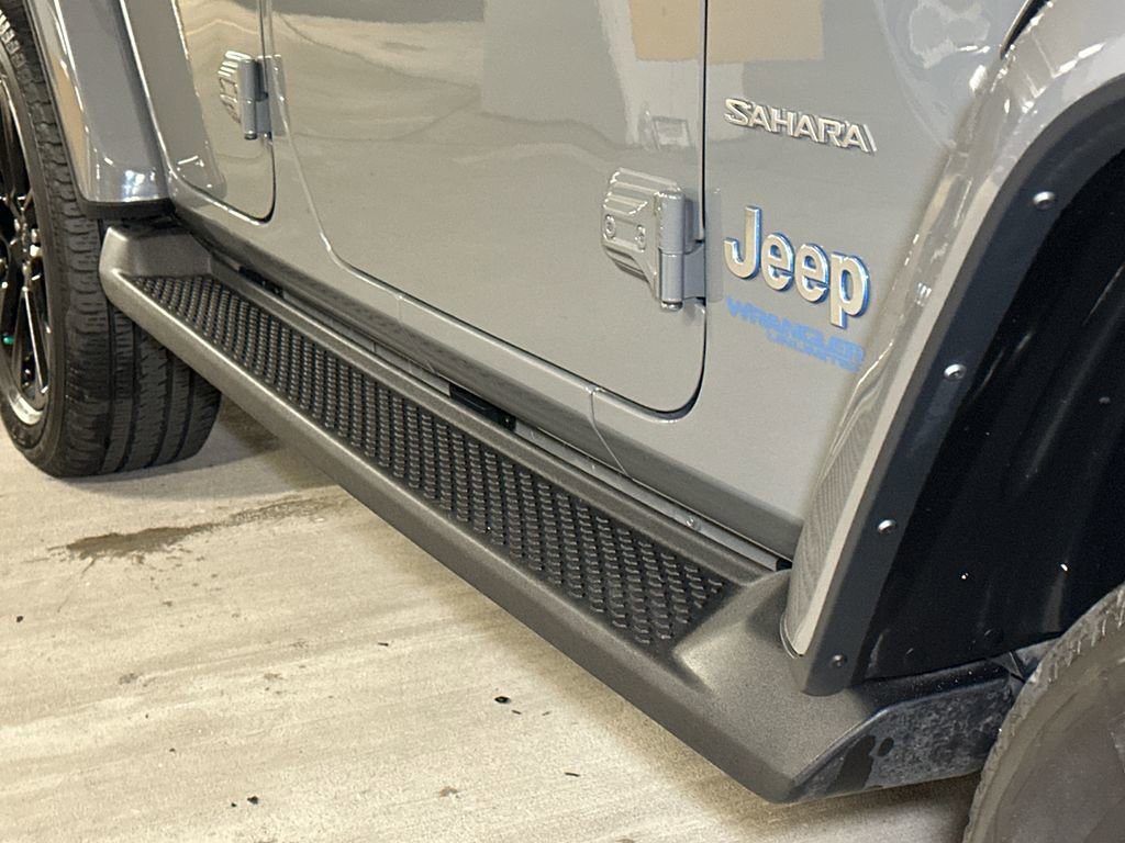 Used 2022 Jeep Wrangler Unlimited Sahara w/ Cold Weather Group image 9