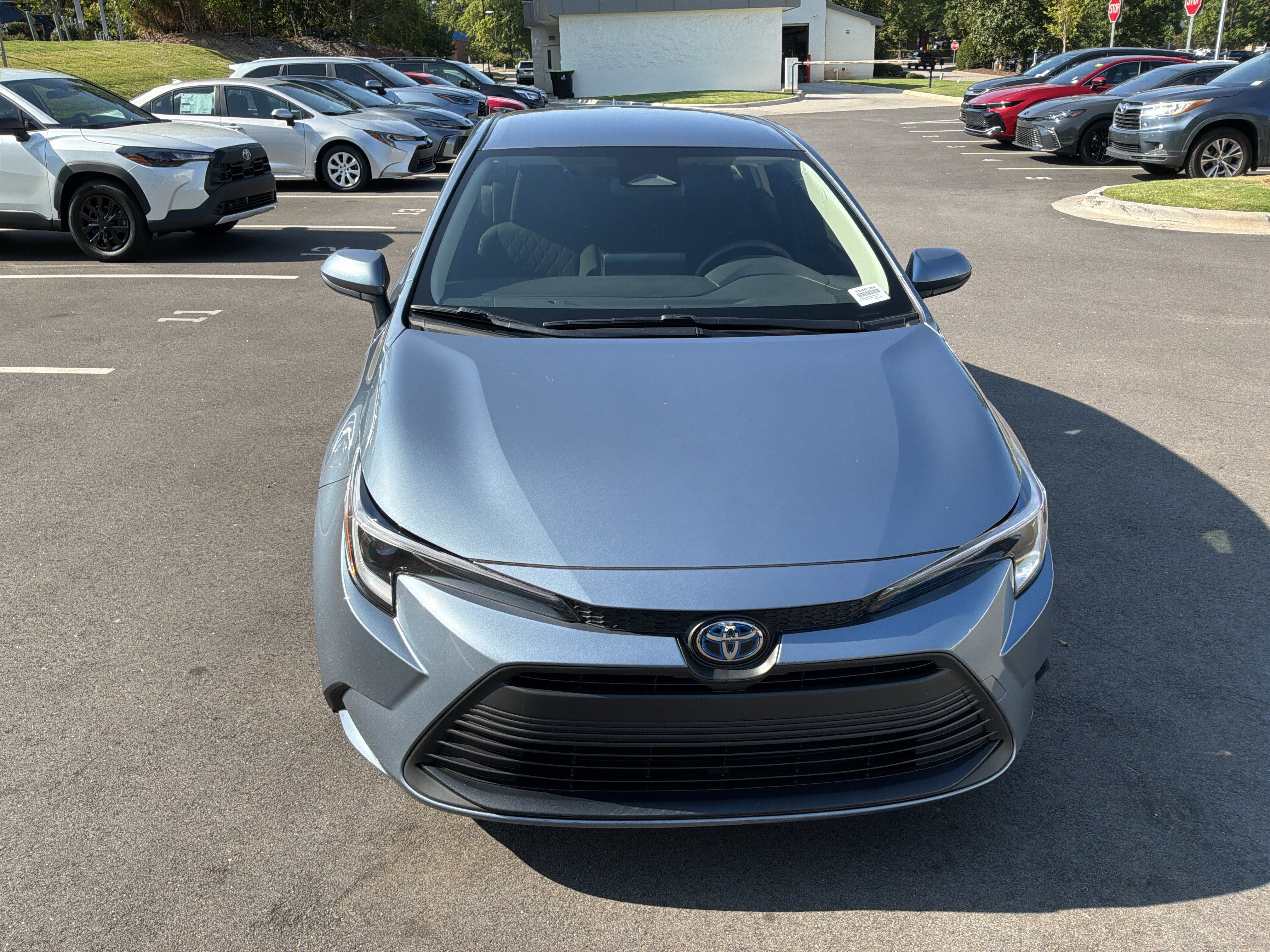 Used 2023 Toyota Corolla LE w/ LE Convenience Package FWD image 3