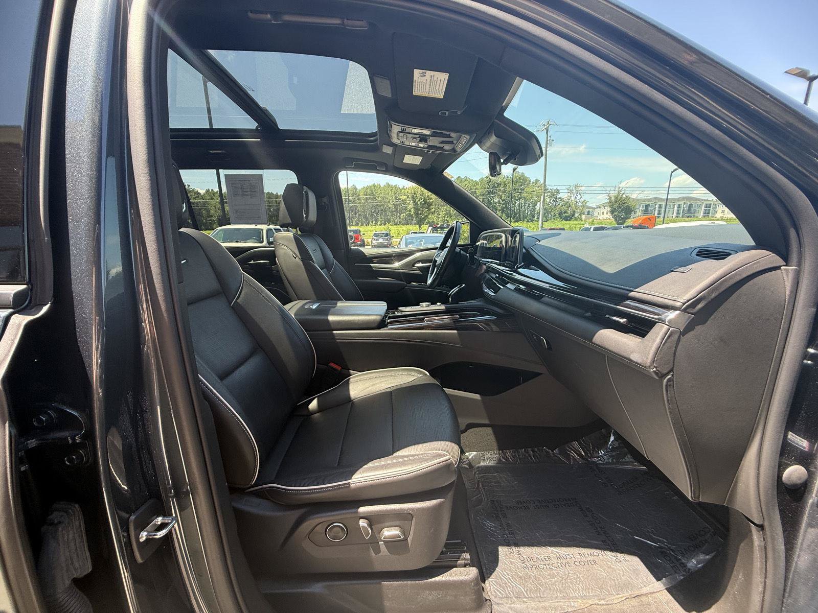Used 2021 Cadillac Escalade ESV Sport w/ Driver Assist Tech Package AWD/4WD image 25