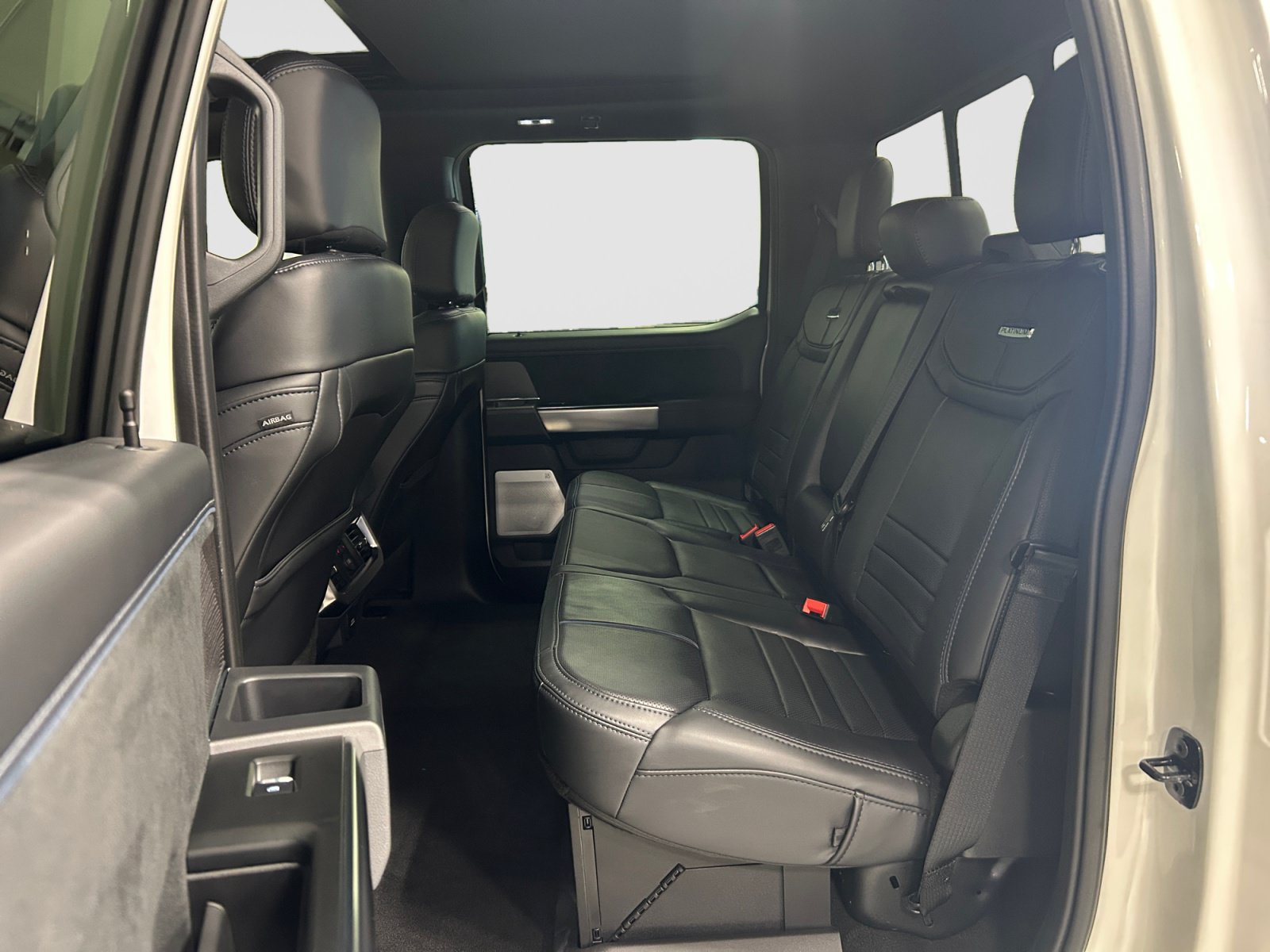Used 2025 Ford F250 Platinum AWD/4WD image 22