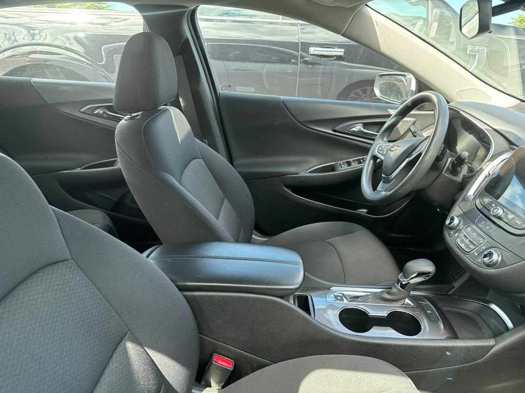 Used 2022 Chevrolet Malibu LT FWD image 12