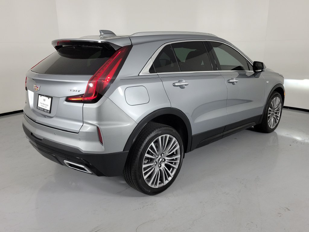 Used 2024 Cadillac XT4 Premium Luxury FWD image 4