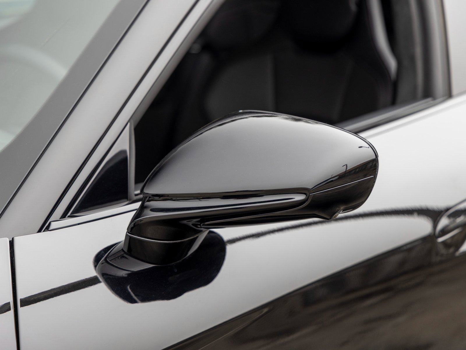 New 2025 Porsche Taycan 4S image 19