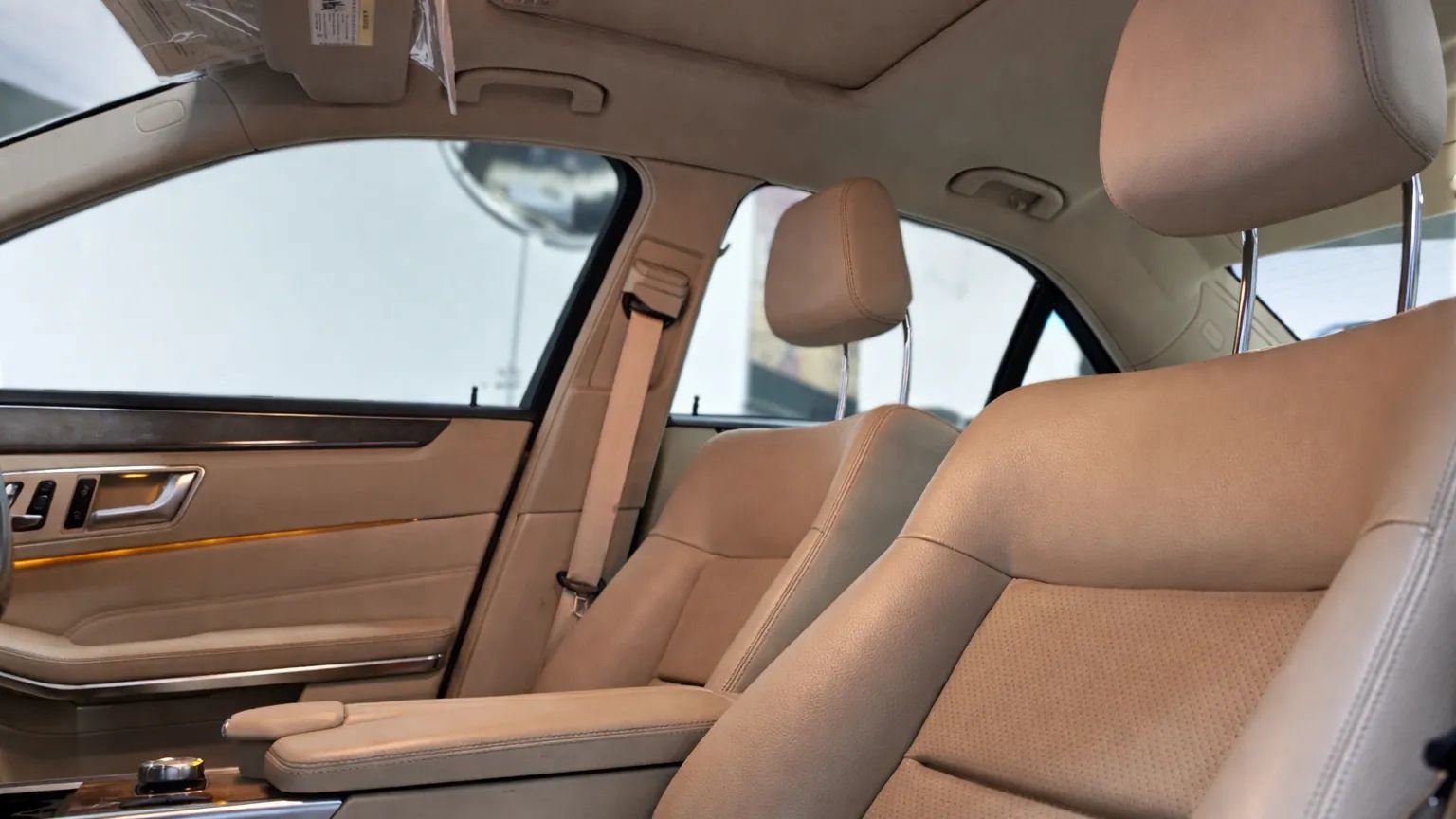 Used 2014 Mercedes-Benz E 250 BlueTEC Sedan image 14