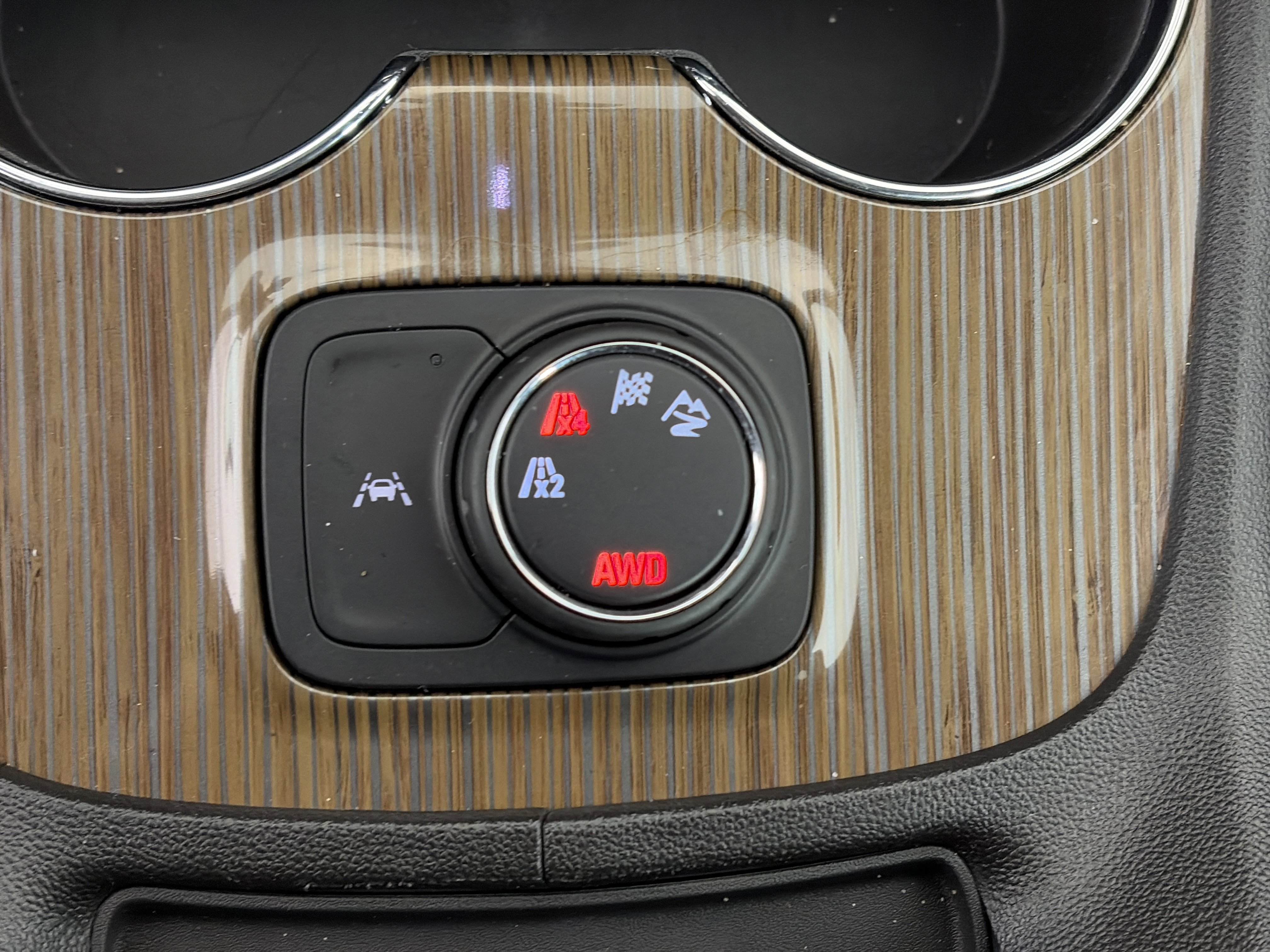 Certified 2023 GMC Acadia SLE image 26