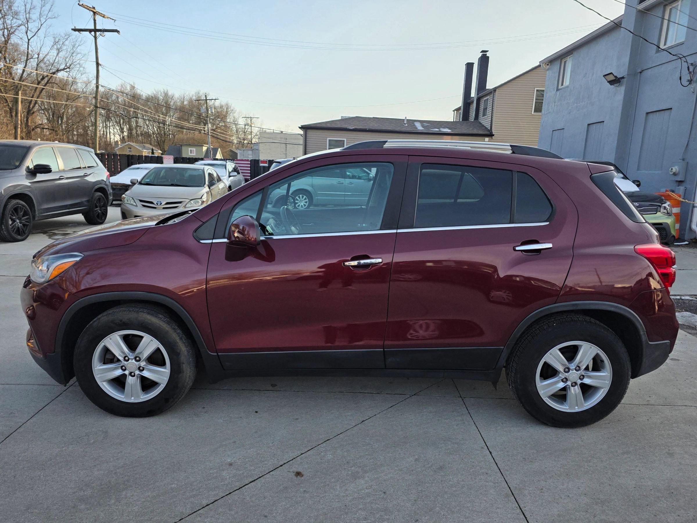 Used 2017 Chevrolet Trax LT w/ LT Convenience Package image 6