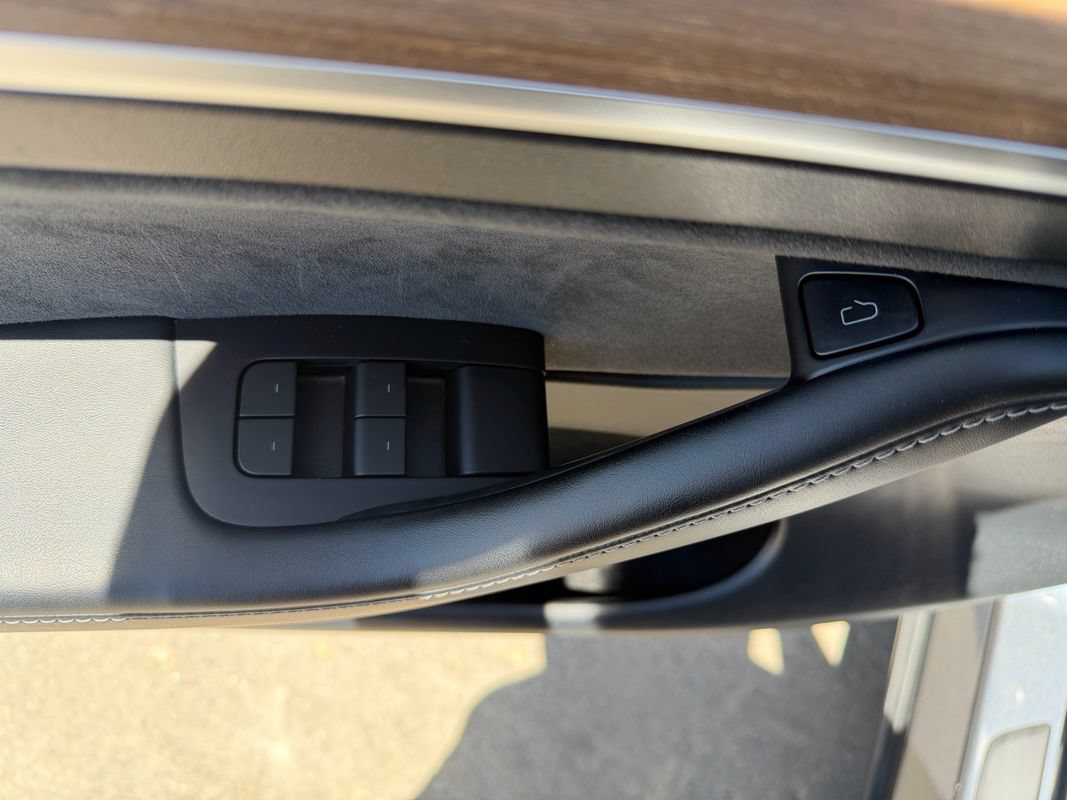 Used 2023 Tesla Model Y Long Range AWD/4WD image 24