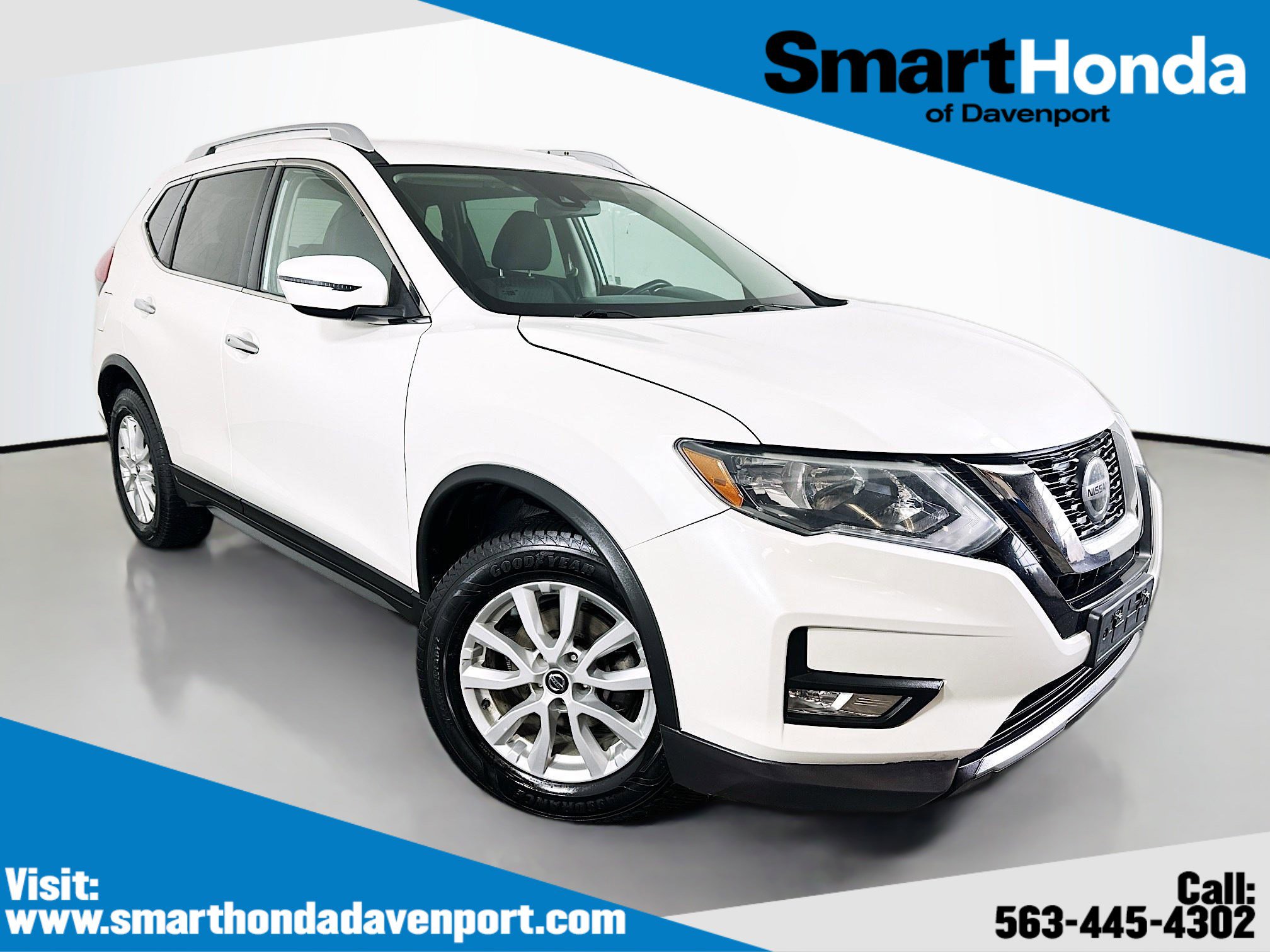 Used 2019 Nissan Rogue SV image 1