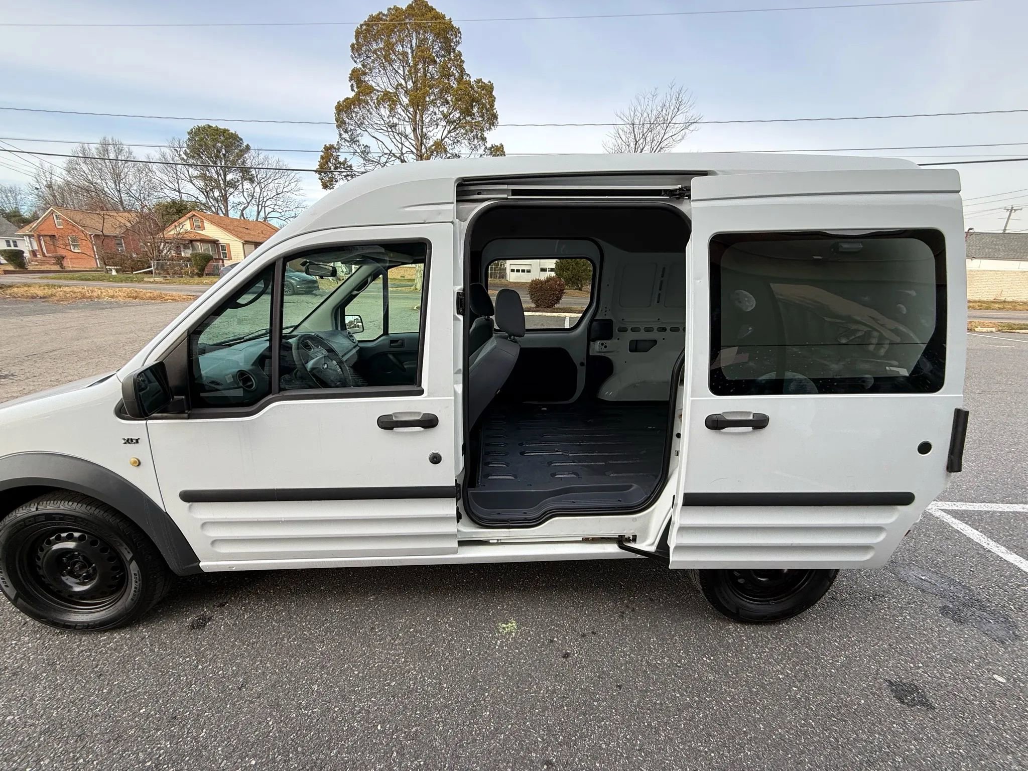 Used 2013 Ford Transit Connect XLT image 29