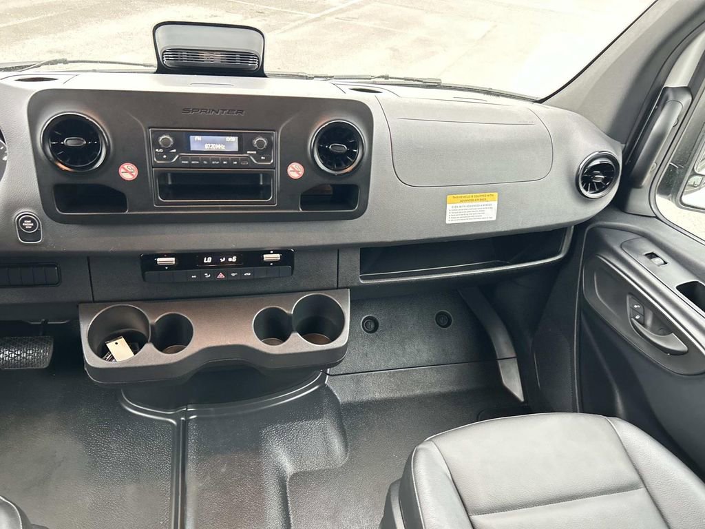Used 2025 Mercedes-Benz Sprinter 2500 image 19