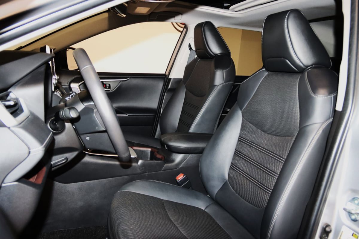 Used 2022 Toyota RAV4 Limited AWD/4WD image 34