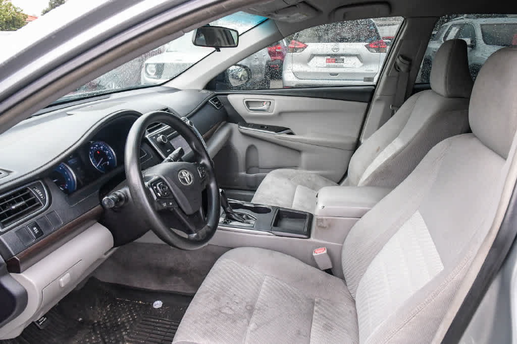 Used 2017 Toyota Camry LE FWD image 16
