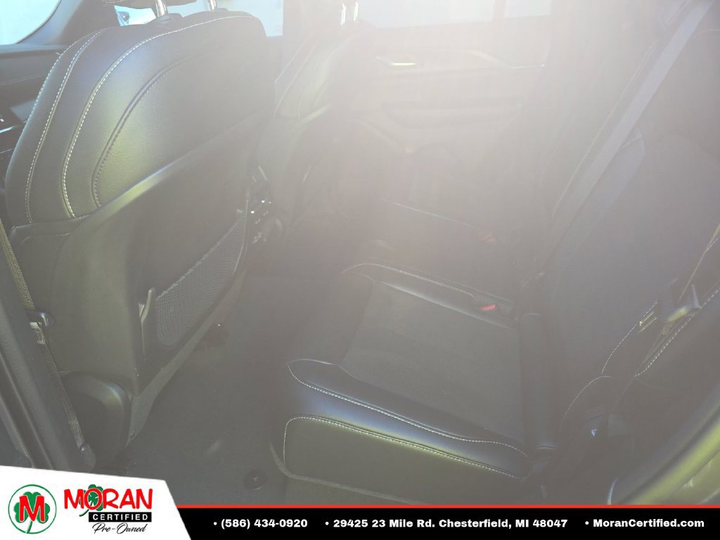 Used 2023 Jeep Grand Cherokee Laredo AWD/4WD image 14