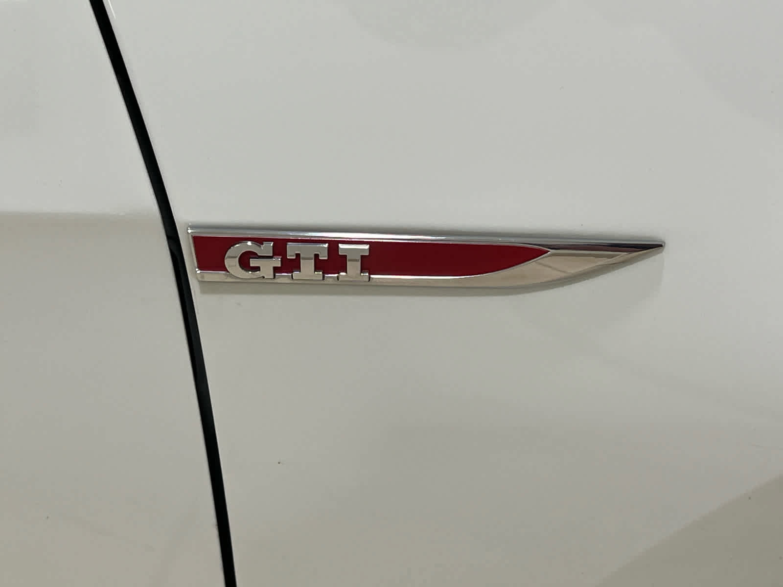 Used 2018 Volkswagen GTI SE image 8