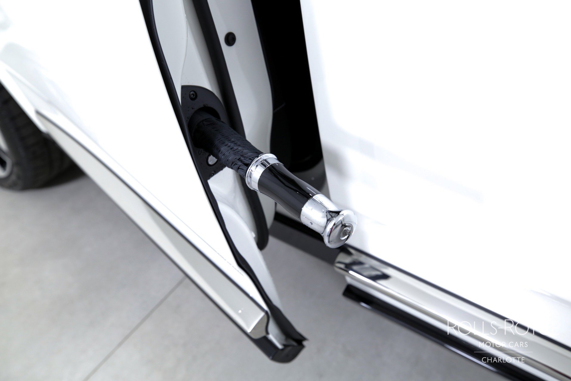 Certified 2025 Rolls-Royce Cullinan image 30