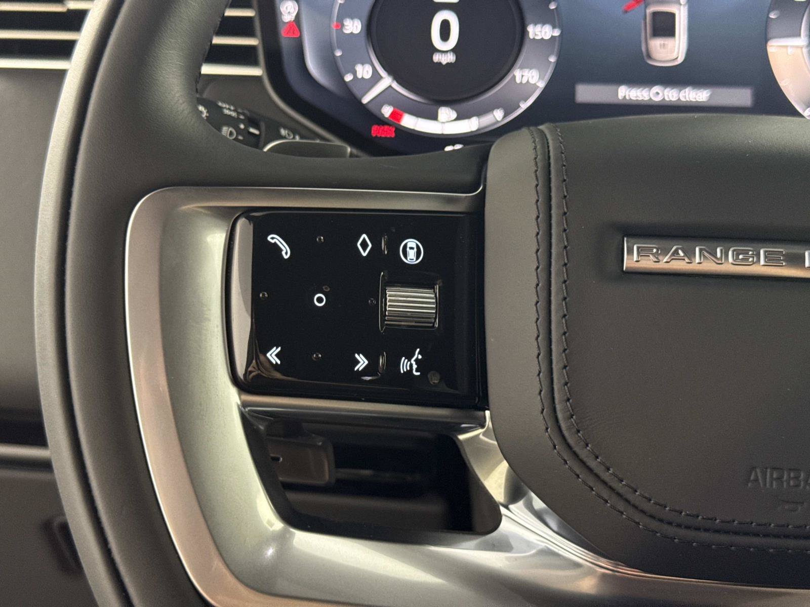 New 2026 Land Rover Range Rover Long Wheelbase SE AWD/4WD image 33