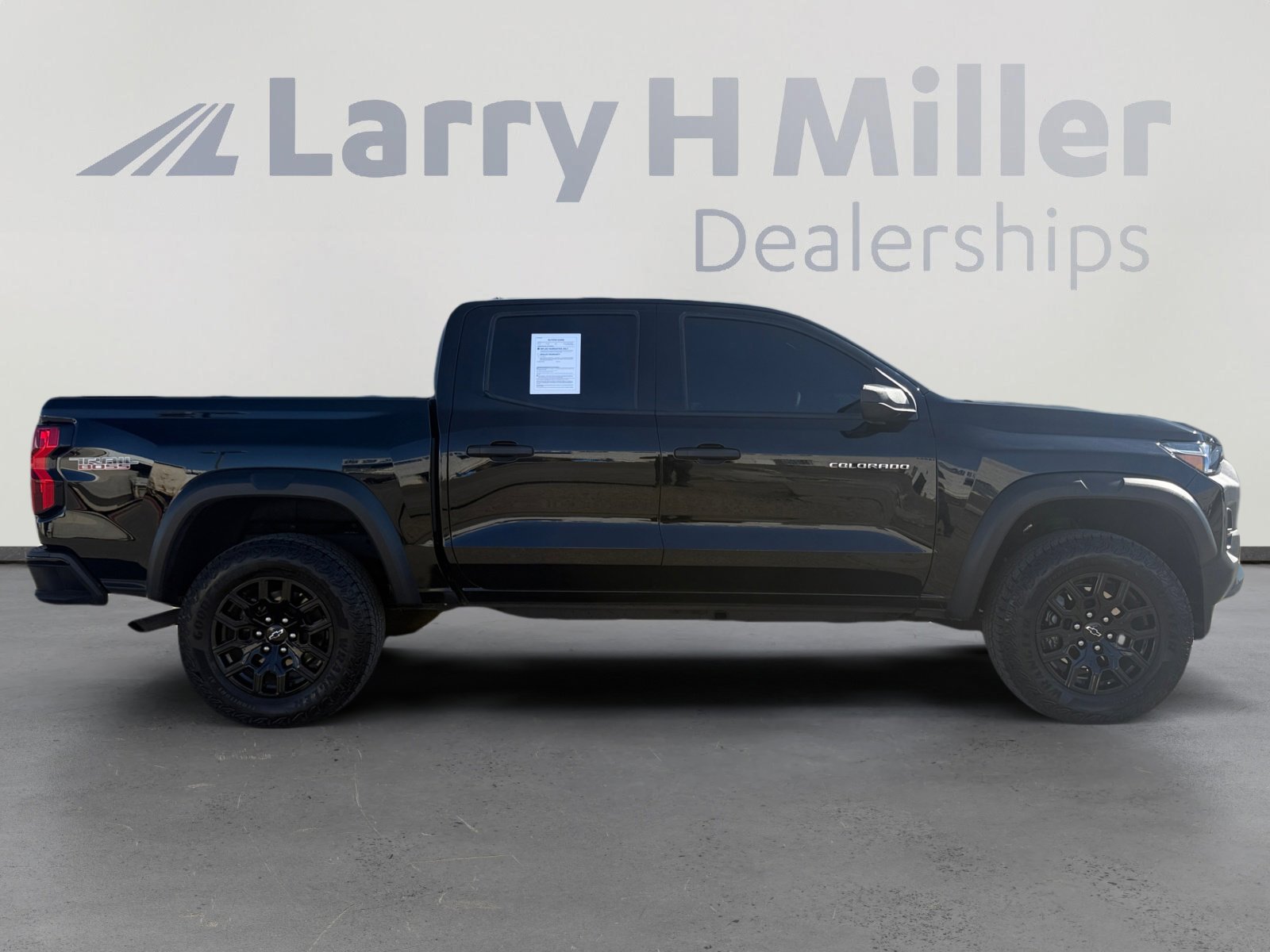 Used 2024 Chevrolet Colorado Trail Boss image 6