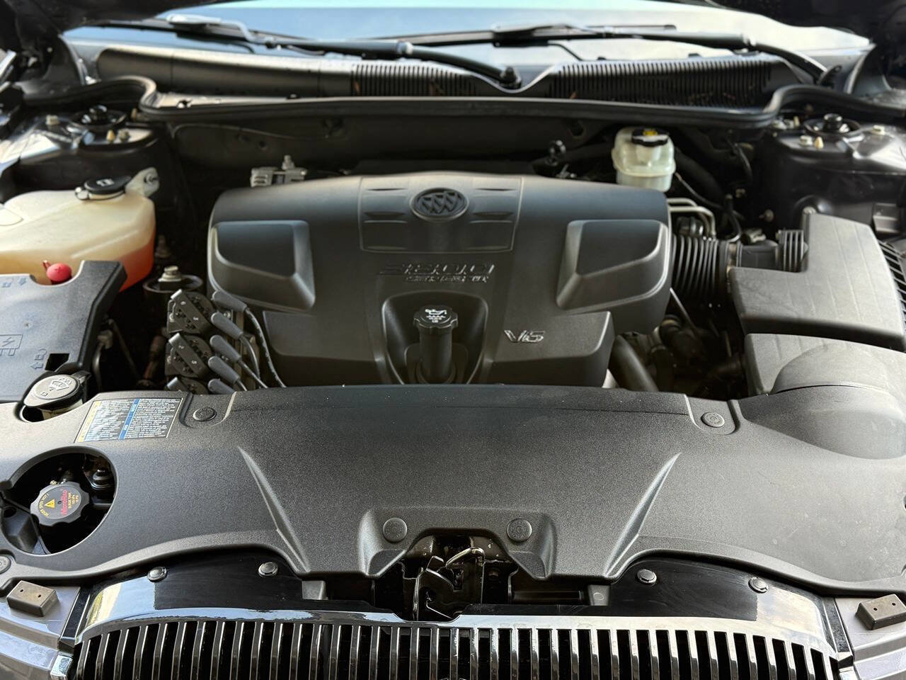 Used 2007 Buick Lucerne CXL w/ Luxury Package image 2