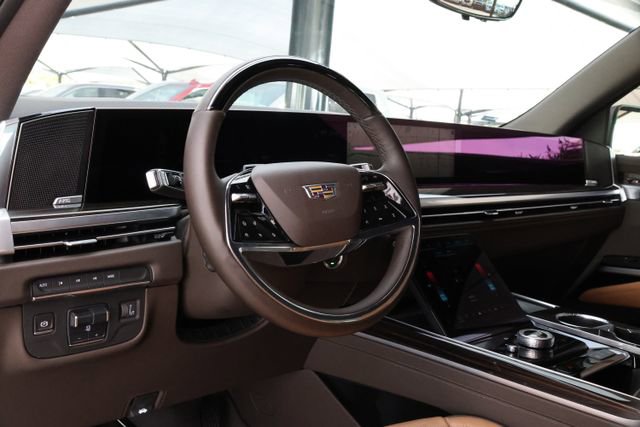 Used 2025 Cadillac Escalade Premium Luxury image 10