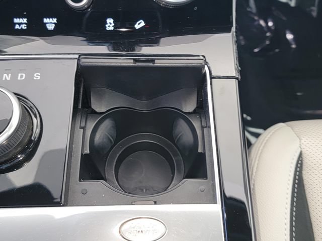 Used 2018 Land Rover Range Rover Velar R-Dynamic SE AWD/4WD image 23