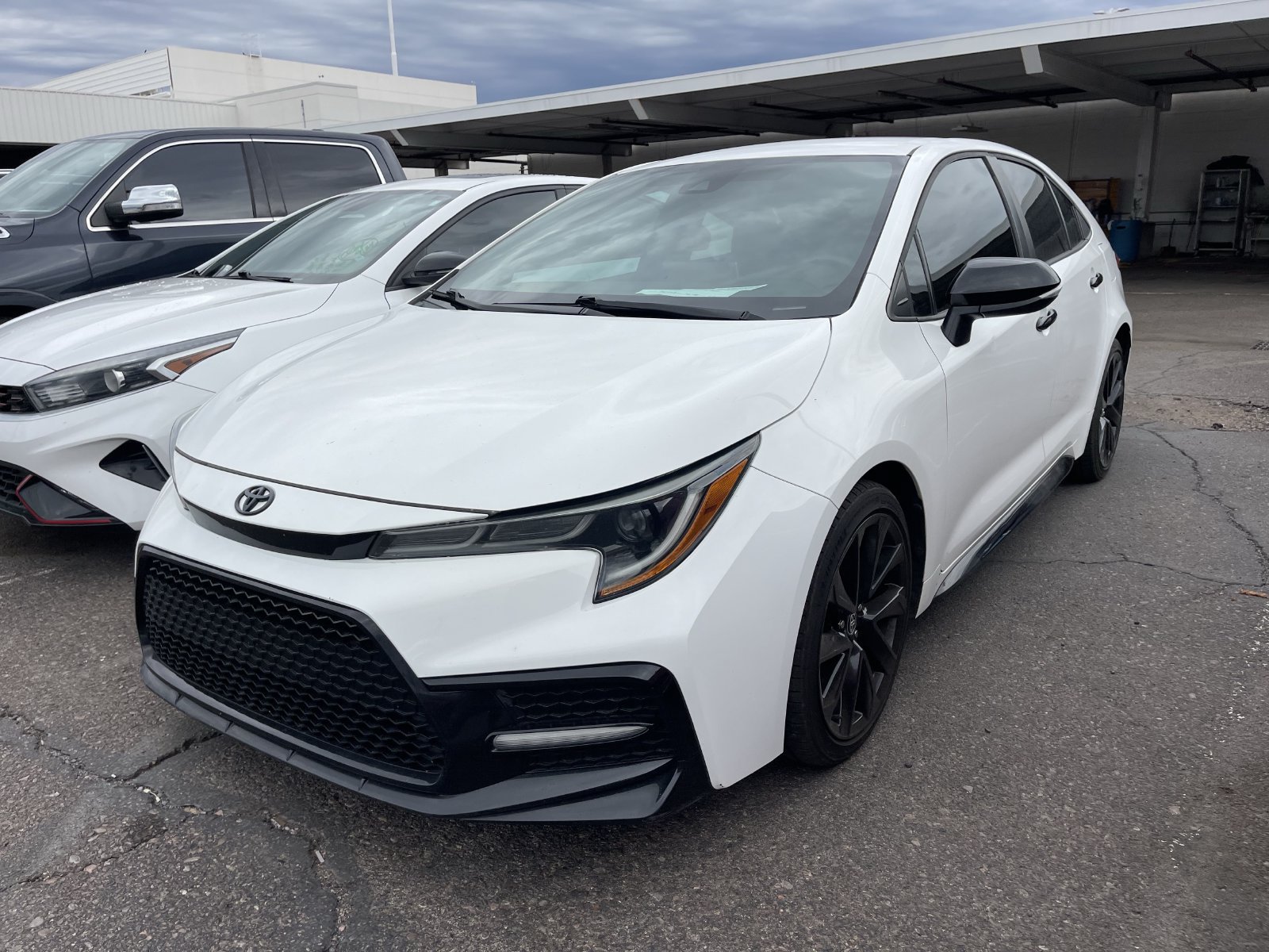 Used 2021 Toyota Corolla SE w/ Carpet Mat Package (TMS) FWD image 2