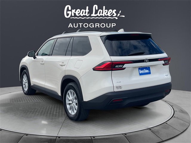 Used 2024 Toyota Grand Highlander XLE image 3