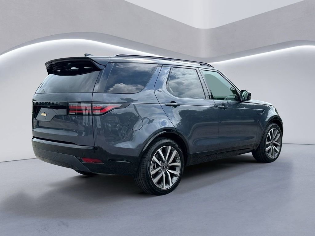 New 2025 Land Rover Discovery Dynamic SE image 4