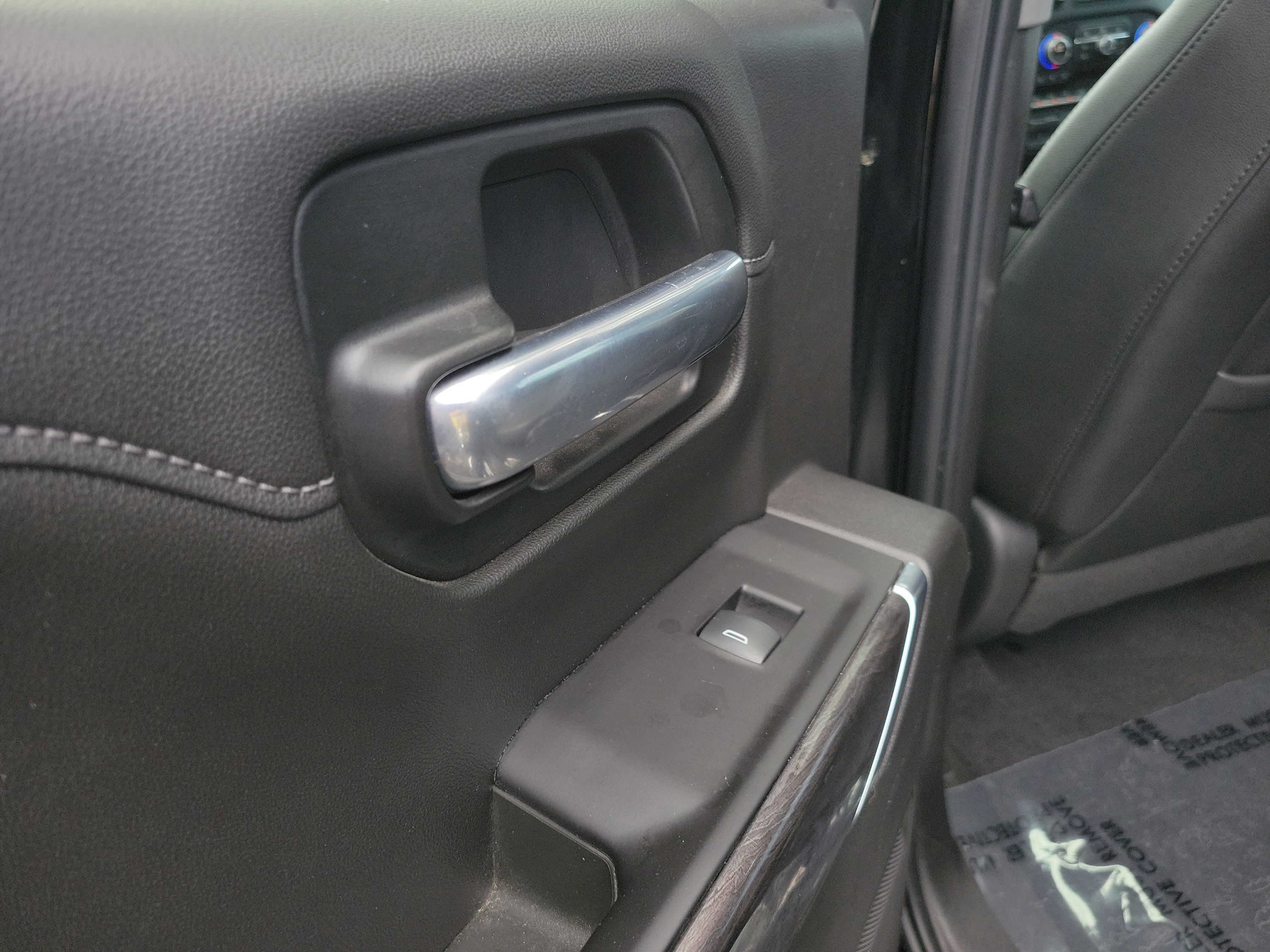 Used 2020 Chevrolet Silverado 1500 LTZ w/ LTZ Premium Package AWD/4WD image 13