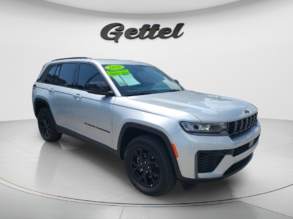 Used 2026 Jeep Grand Cherokee Altitude RWD image 3