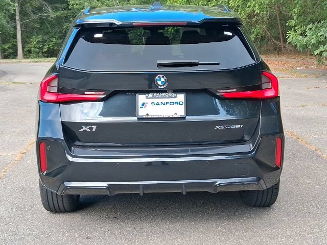 Used 2023 BMW X1 xDrive28i w/ M Sport Package AWD/4WD image 4