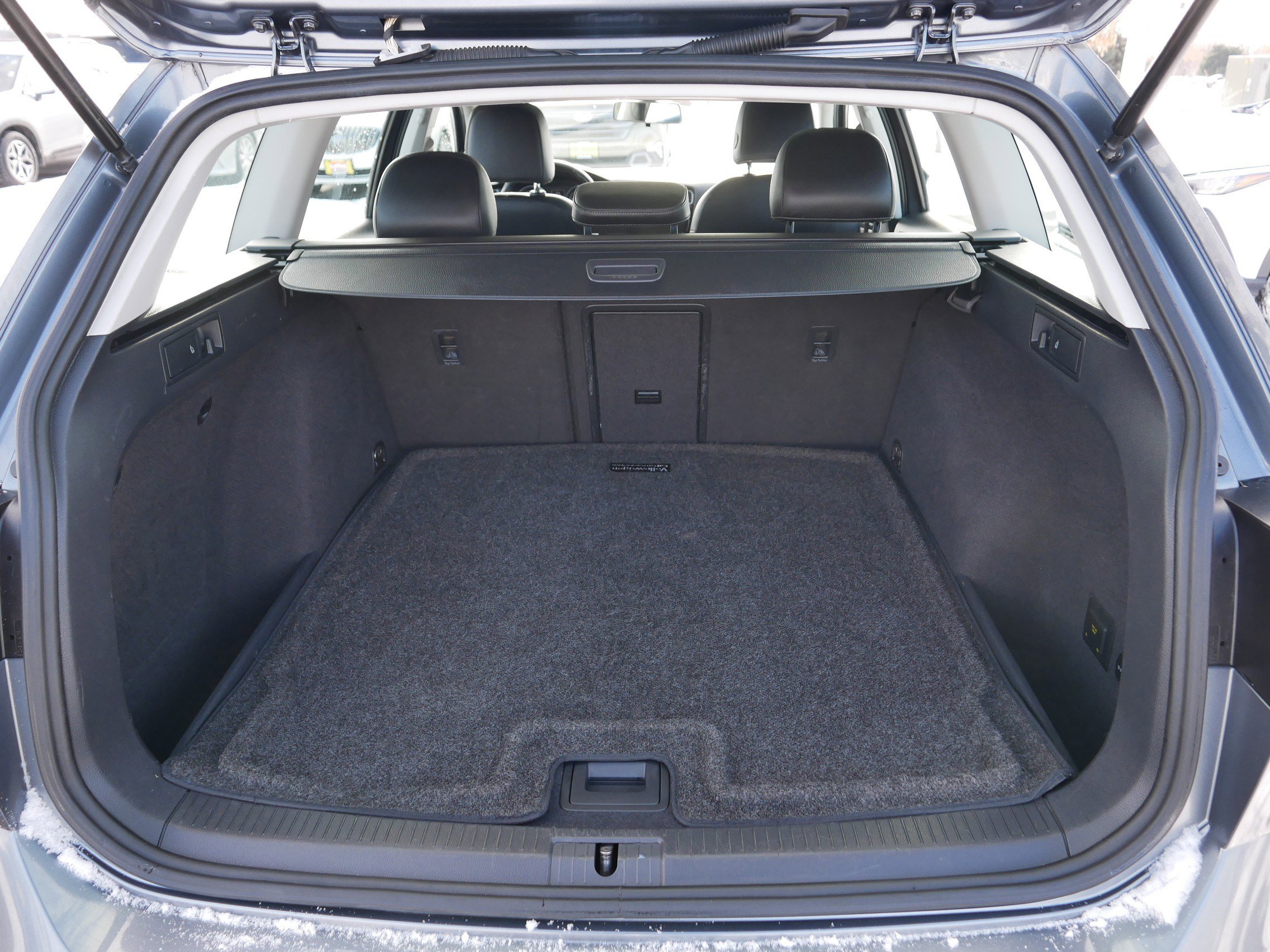 Used 2017 Volkswagen Golf SEL image 18