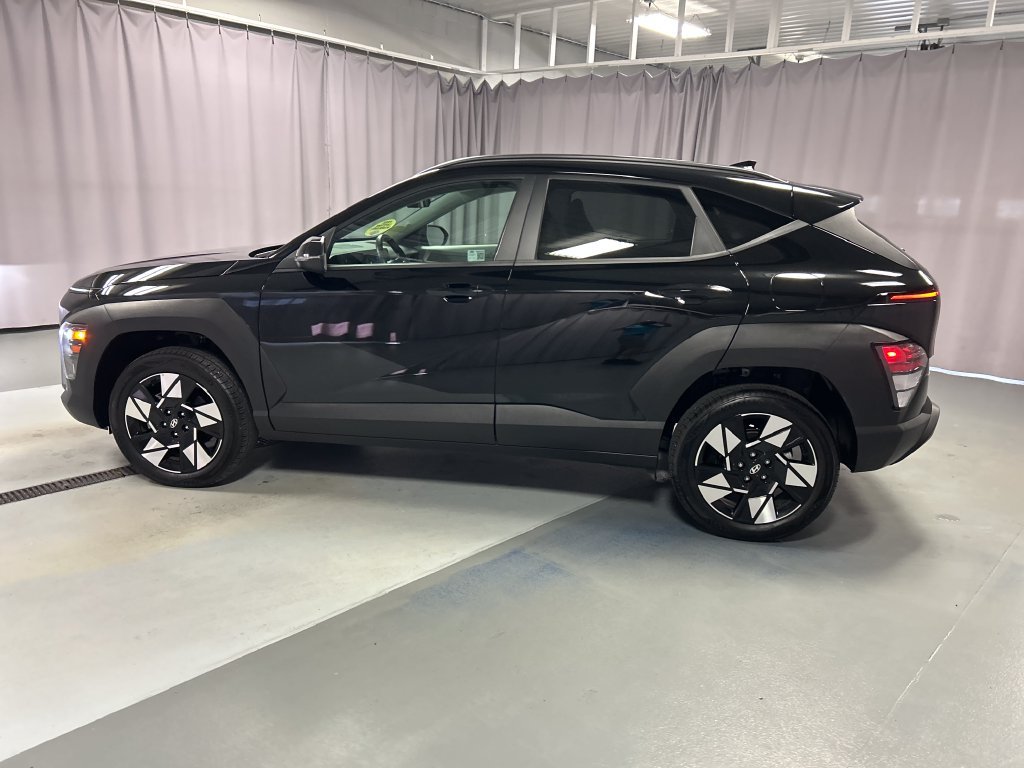 Used 2025 Hyundai Kona SEL AWD/4WD image 4