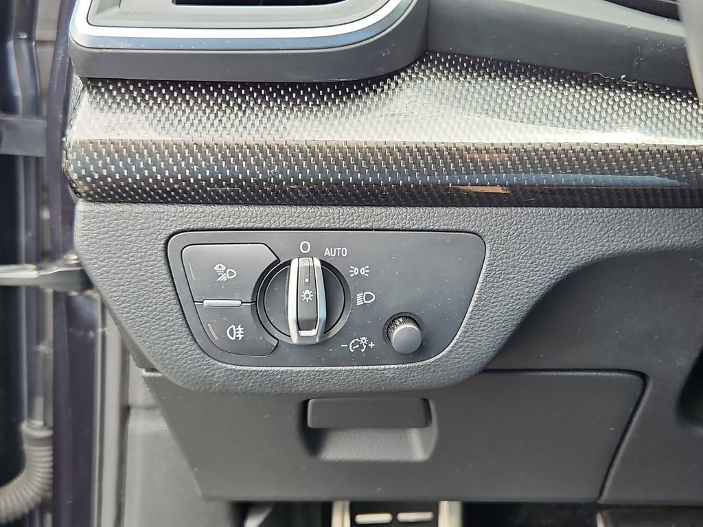 Used 2018 Audi SQ5 Premium Plus w/ Navigation Package image 15