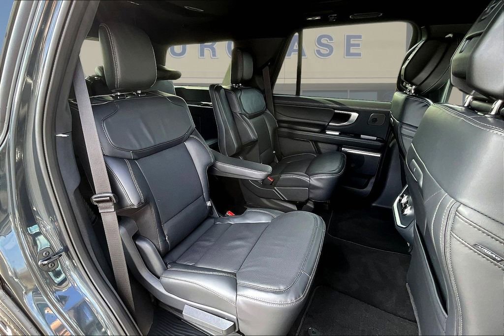 New 2026 Ford Expedition Platinum w/ Stealth Performance Package image 10