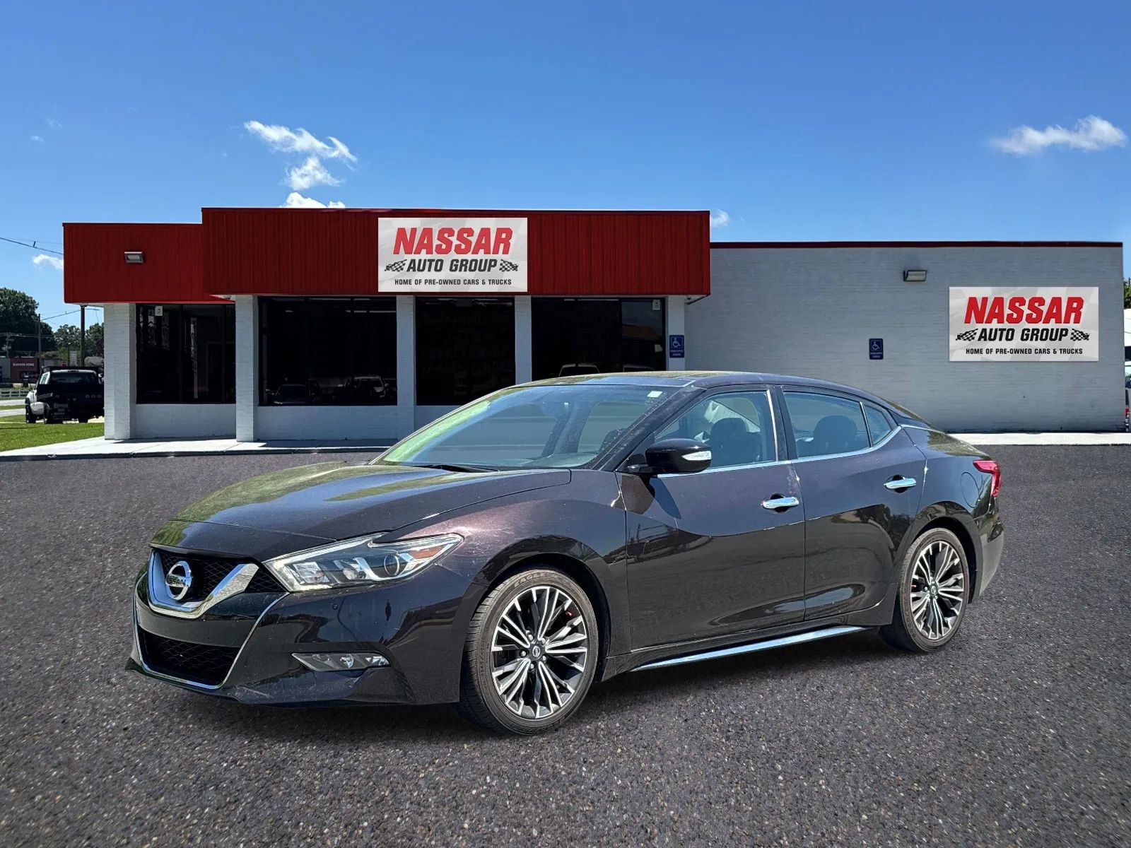 Used 2017 Nissan Maxima 3.5 SL w/ Interior Lighting Package FWD image 1