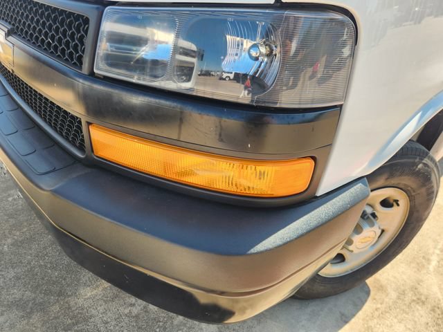 Used 2025 Chevrolet Express 3500 LS RWD image 9