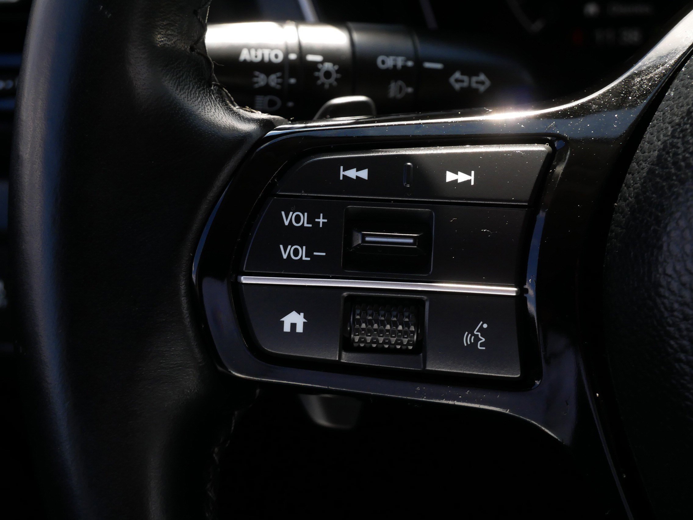 Certified 2023 Honda Pilot Touring image 27