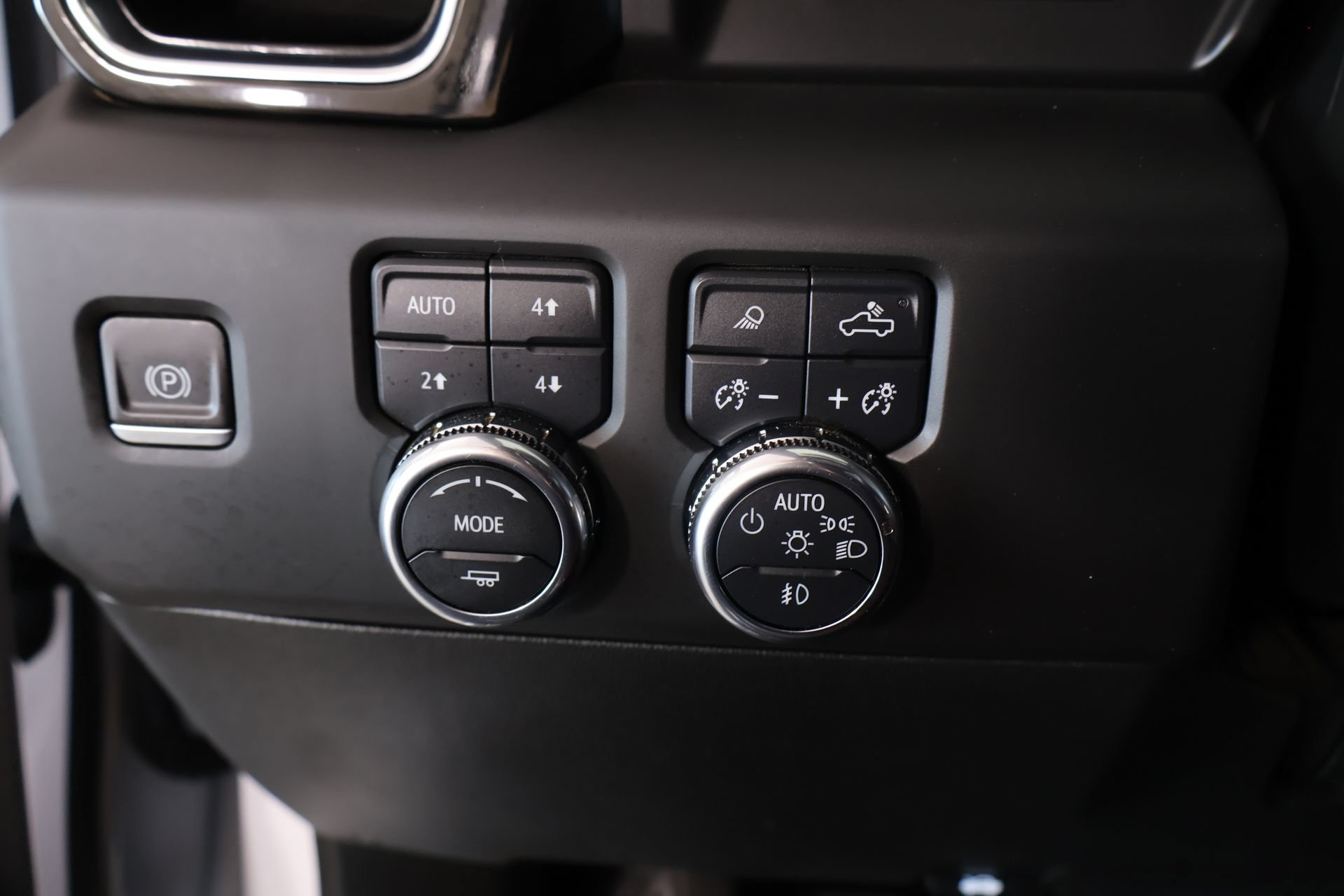 Used 2024 GMC Sierra 2500 Denali Ultimate AWD/4WD image 9