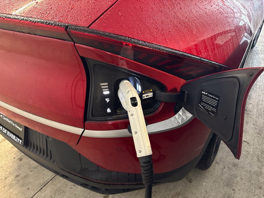 Certified 2024 Kia EV6 Light AWD/4WD image 11
