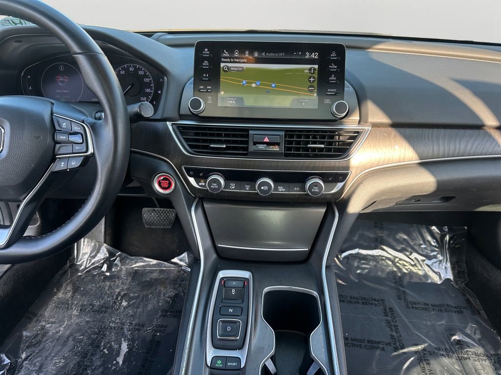 Used 2018 Honda Accord Touring image 14