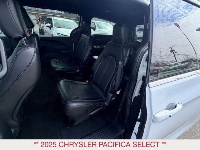 Certified 2025 Chrysler Pacifica Select image 17