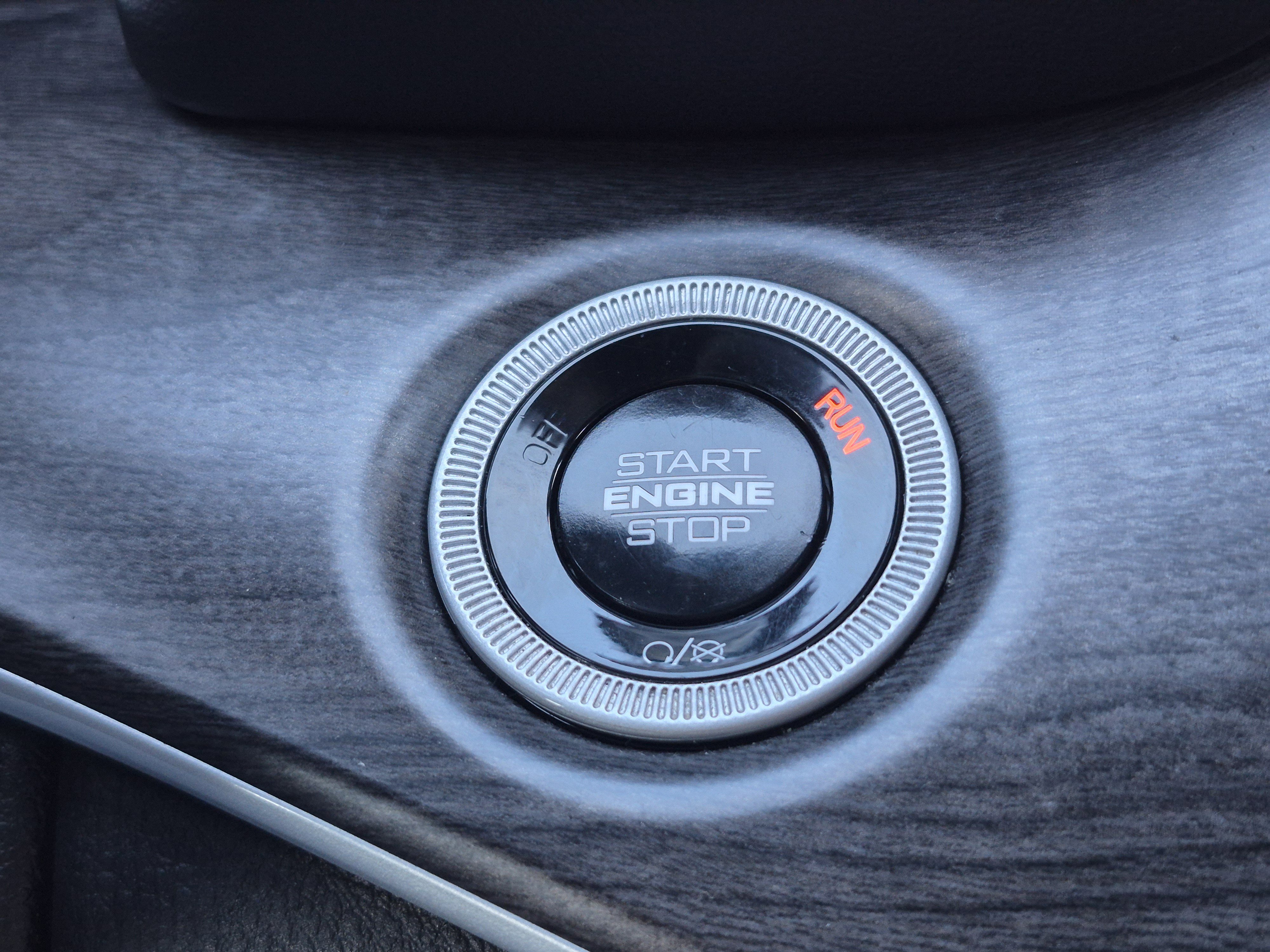 Used 2024 Jeep Grand Cherokee L Limited w/ Luxury Tech Group II image 25